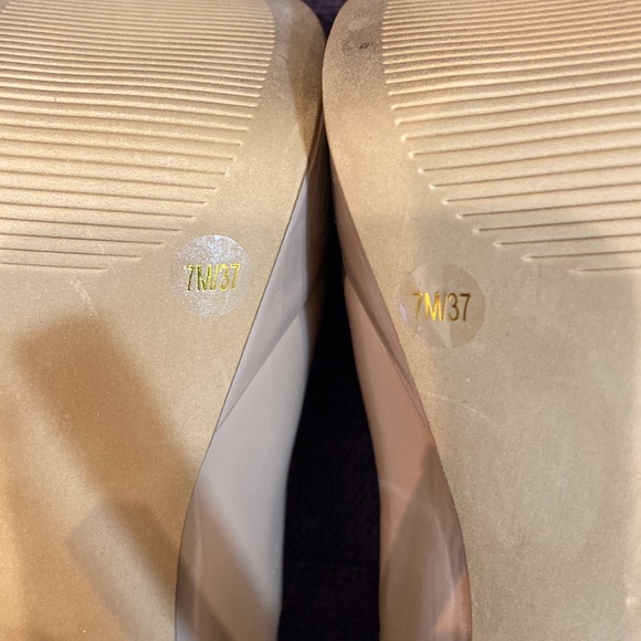 Jessica Simpson Nude Patent pumps - Picture 6 of 8